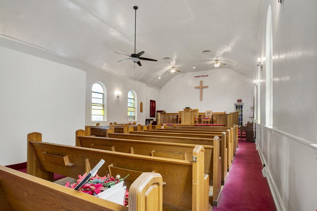 Church For Lease in Opportunity Zone