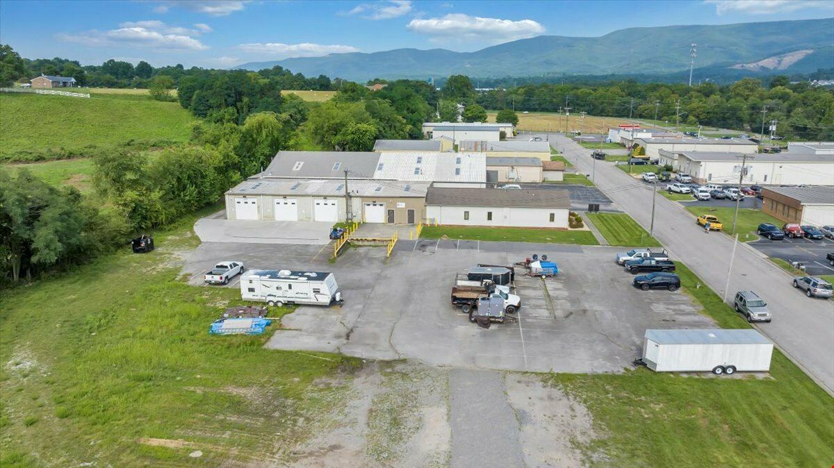 Salem Commerce Center