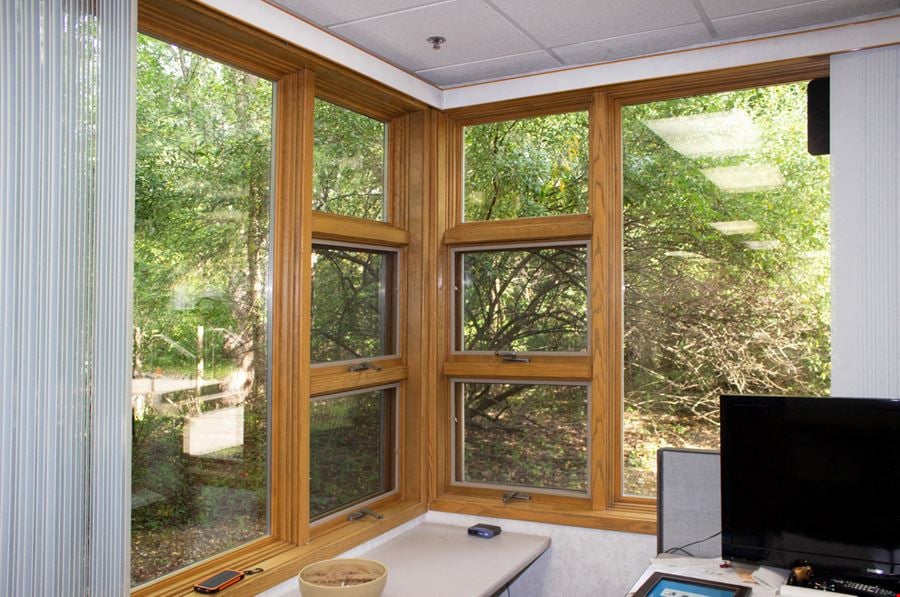822 Centennial - Prime Location in Capitol Commerce Center