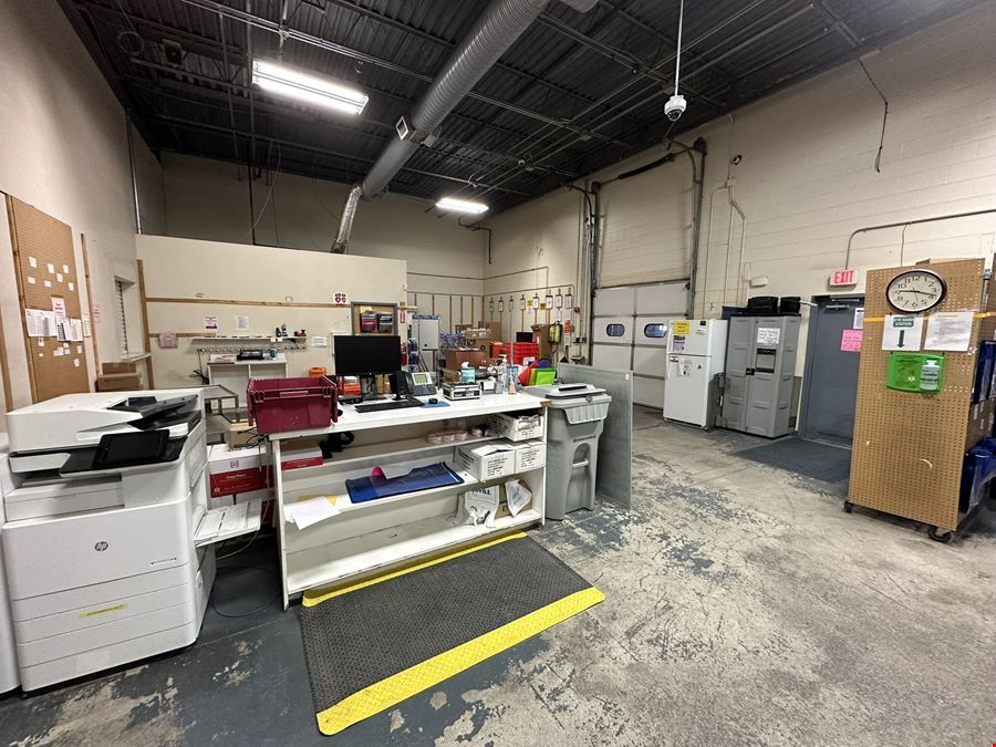 Lab or Light Assembly Space