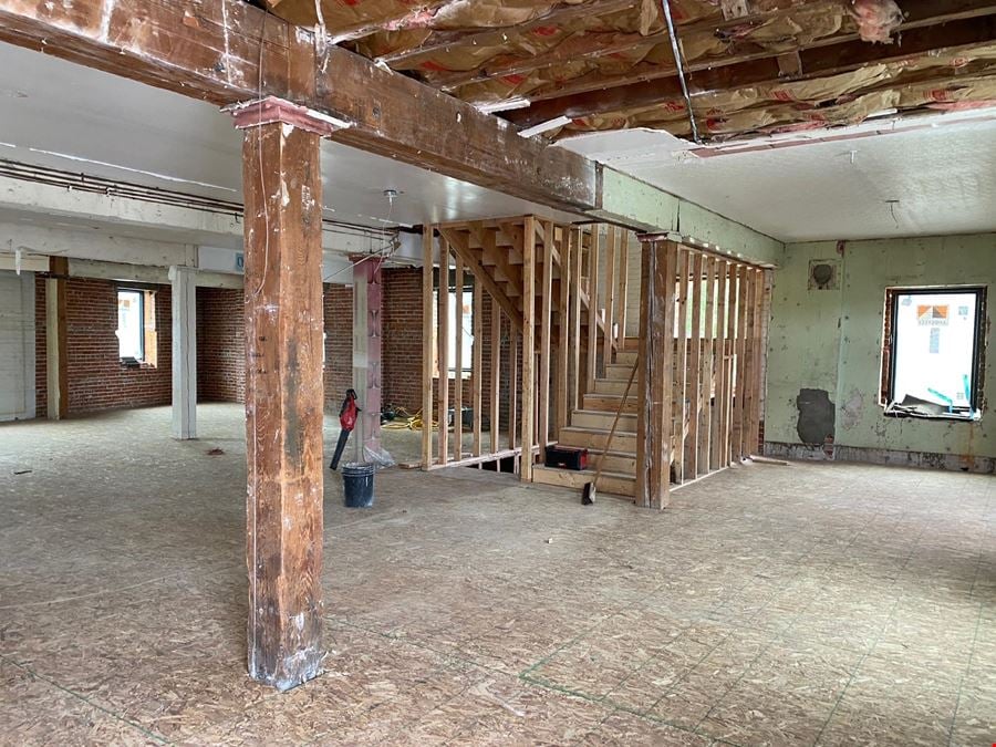 220 W 11th St