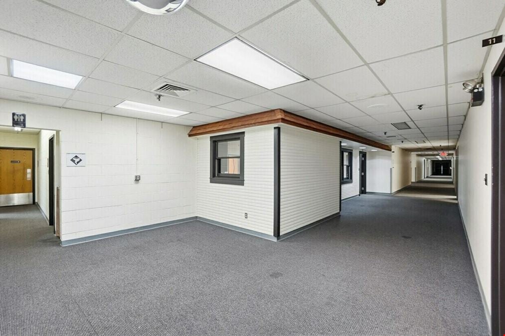 110 W Leffel Ln, Springfield, OH 45506-3522
