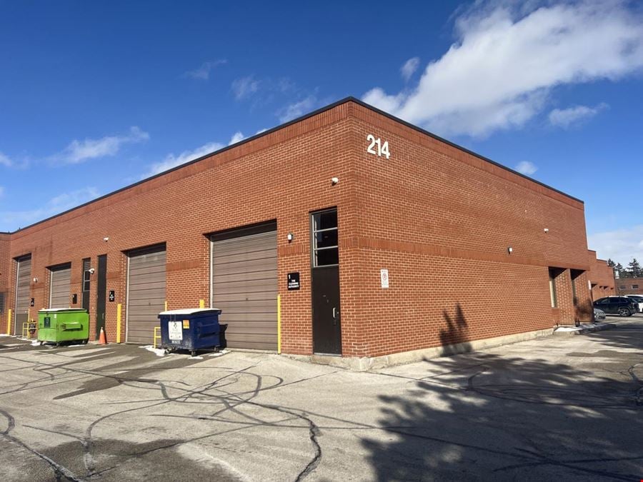 214 Jardin Drive, 1 Vaughan, ON L4K 1X8