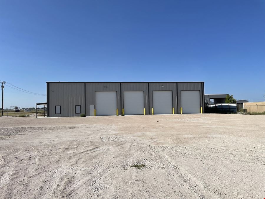 4 Drive-in Bay Shop on 1 Acre