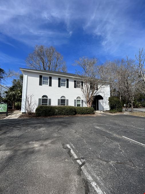 890 Johnnie Dodds Blvd