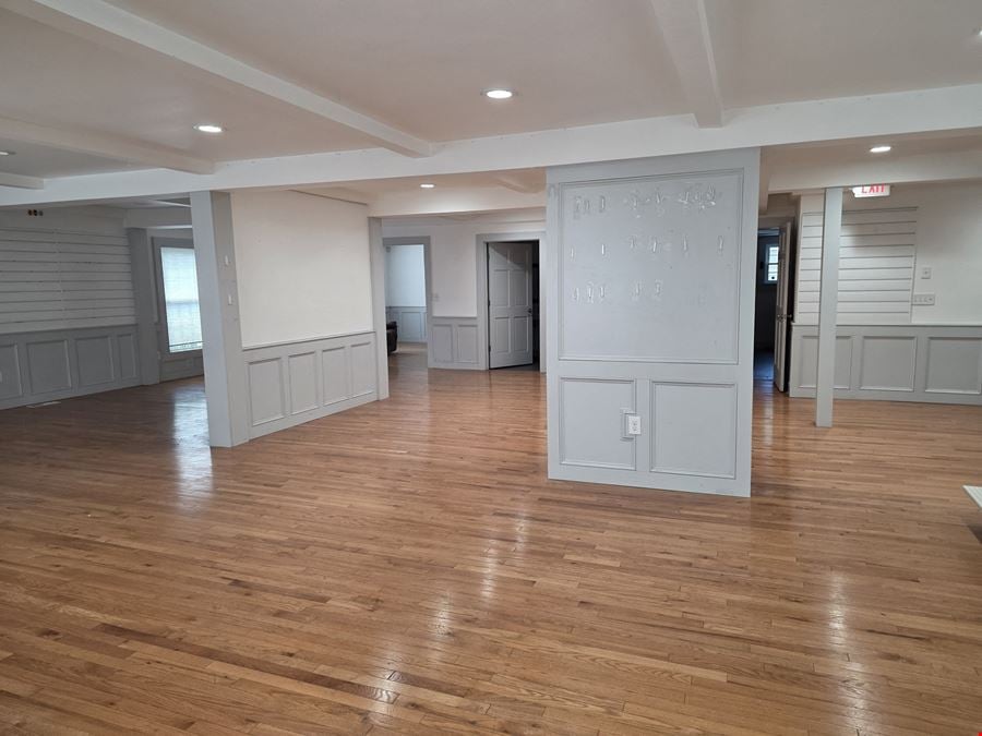 389 Worcester Rd