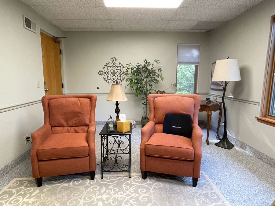 5113 N Executive Dr Suite 103