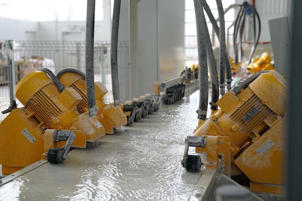 Crane Served Facility