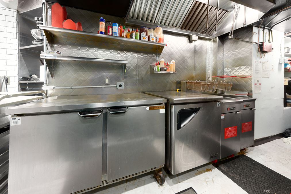600 SF | 430 East 9th Street | Iconic East Village Restaurant Incubator on 9th Street for Sublease