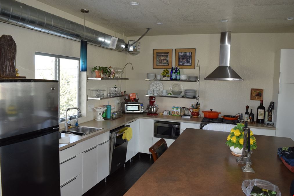 3,654 SF Flex/Office or possible live/work