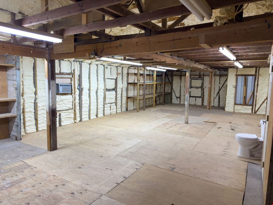 HC/LI Zoned Warehouse Near Downtown Pensacola