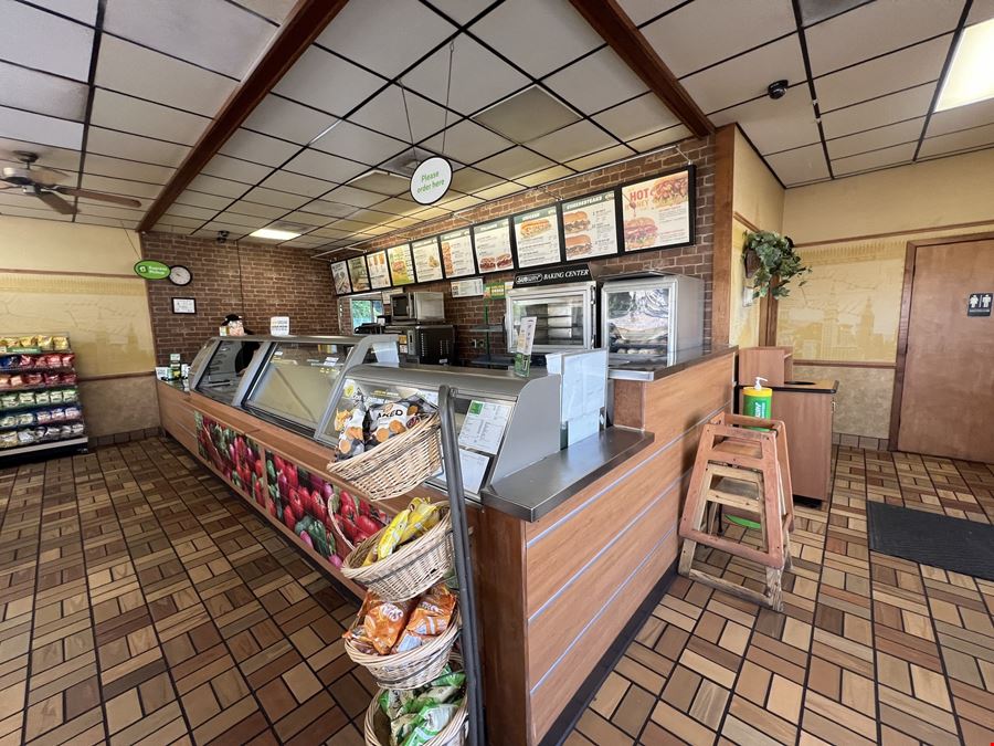 Freestanding QSR with Drive-Thru