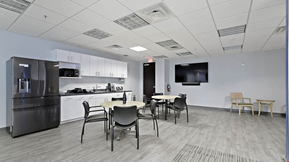 Plug and Play Sublease - 