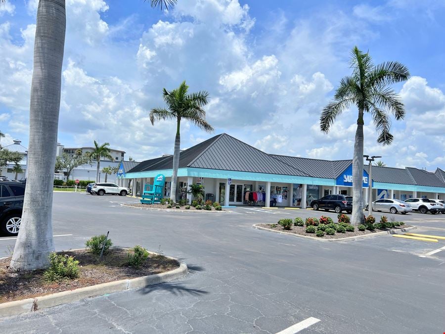 Santini Marina Plaza
