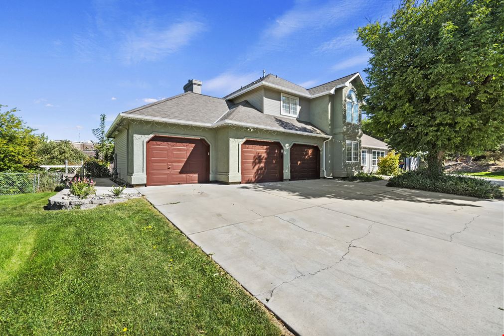3160 E Springwood Dr
