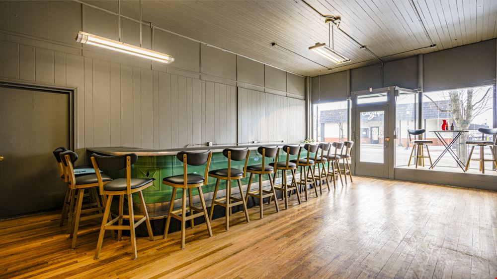 301 E Midland