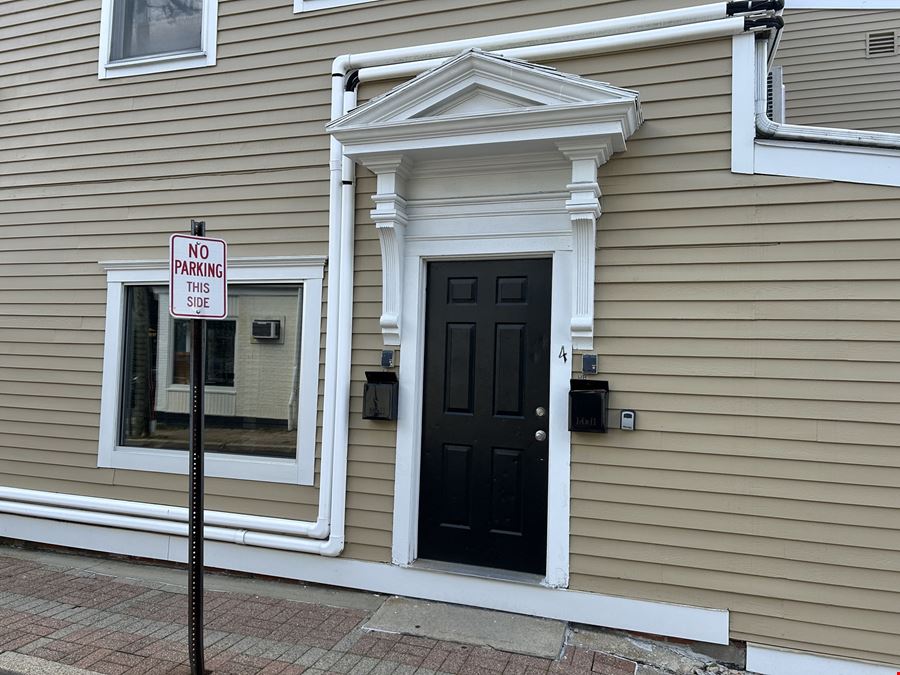 572 Main St