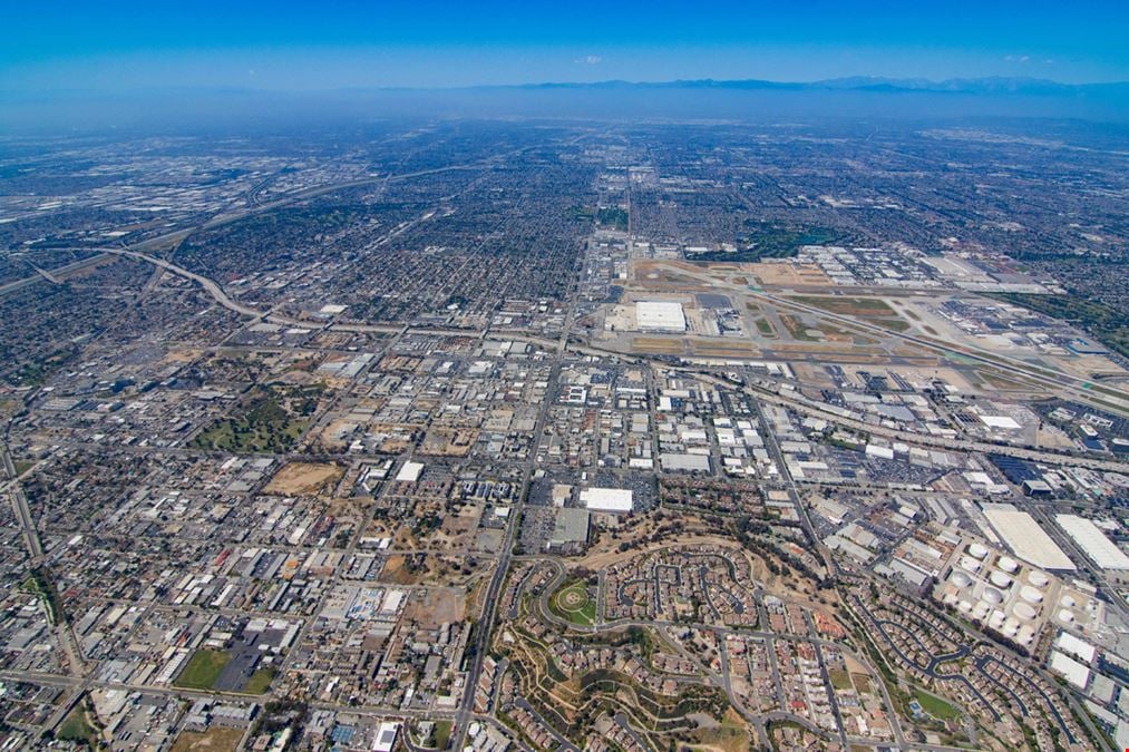 COSTCO ADJACENT RETAIL CENTER