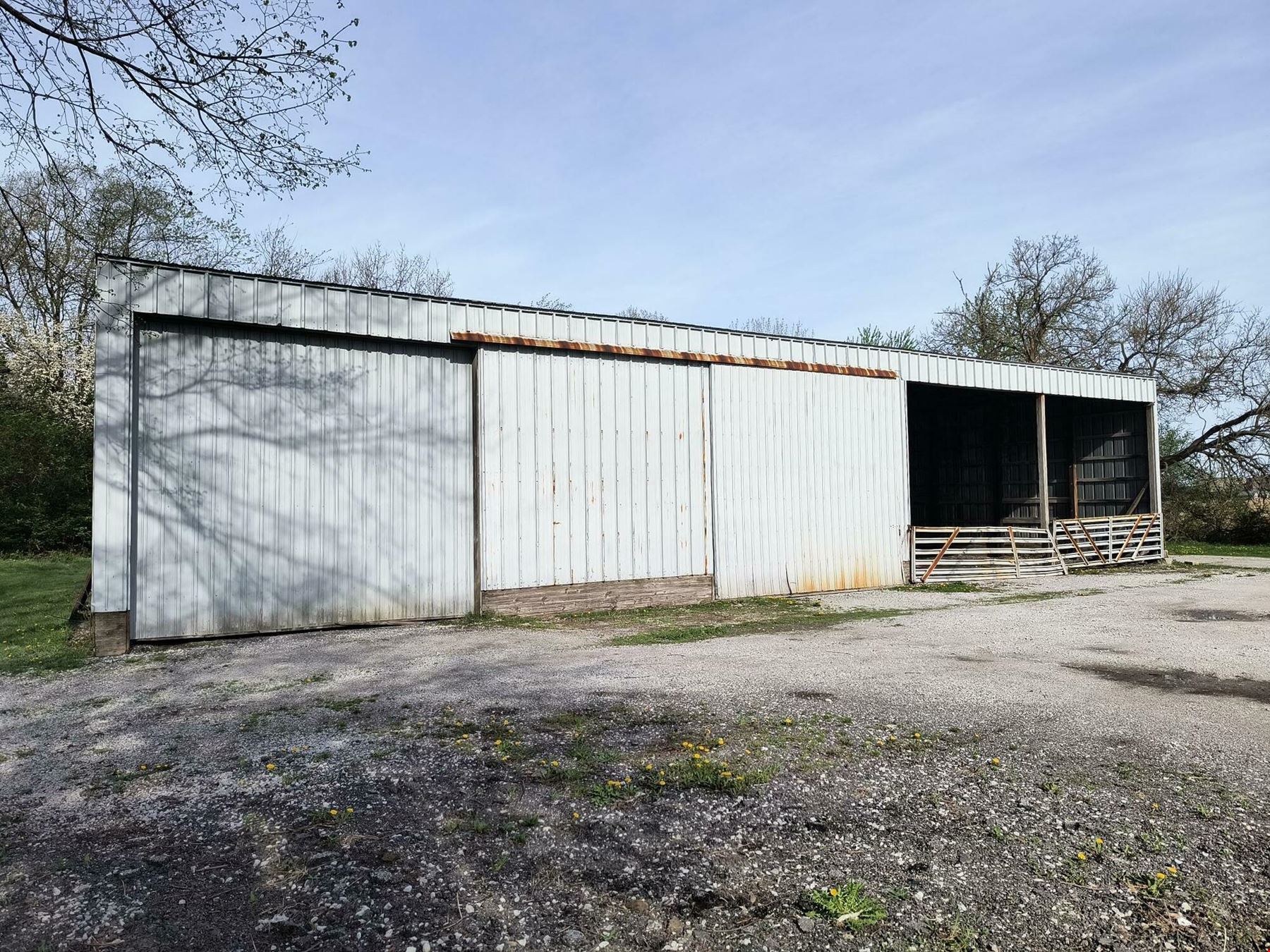Crown Point Warehouse and Showroom