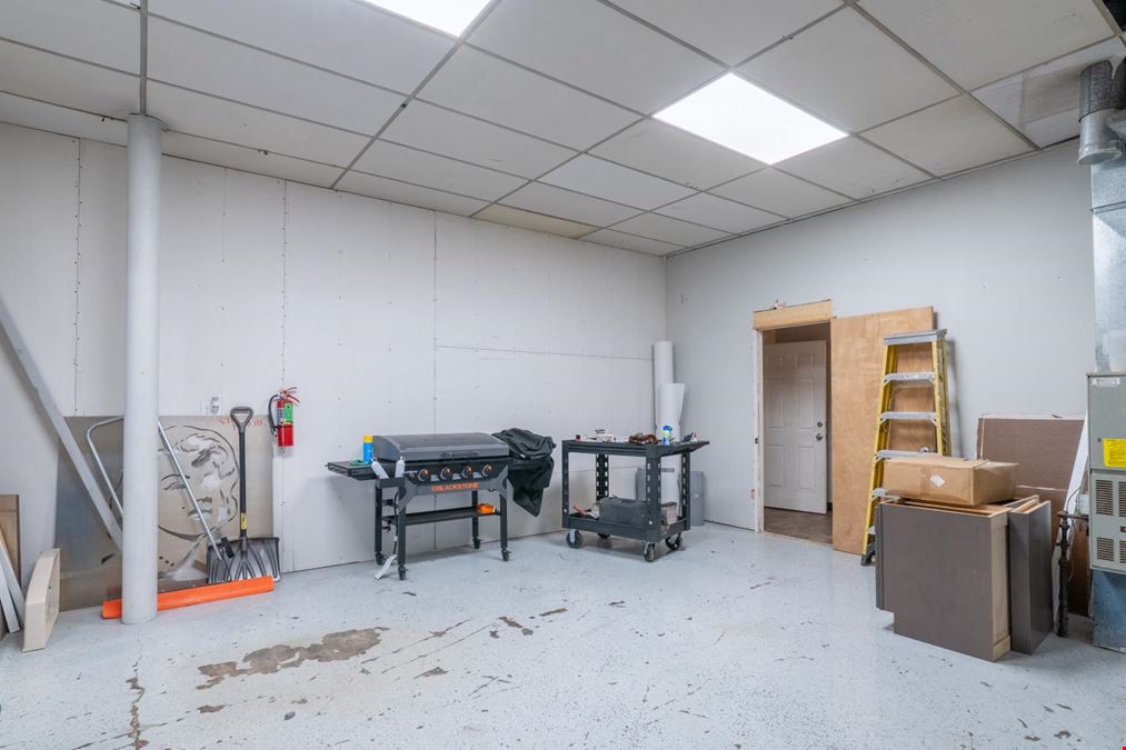I-94 Visible Flex Space With Overhead Door