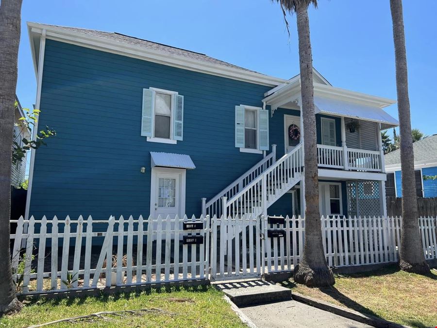 1623 Avenue N 1/2, Galveston 4-Plex Income Property Blocks from the Beach