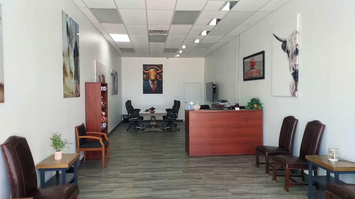 HIGH VISIBILITY RETAIL END CAP FOR SUBLEASE