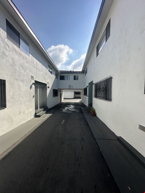 806 E Hyde Park Blvd