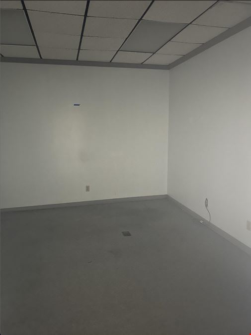 203 E Lexington Ave