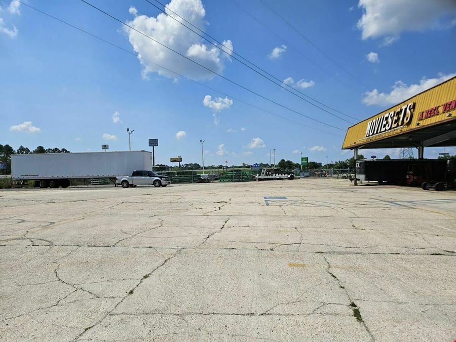 Industrial Building w/500' of Frontage on I-10