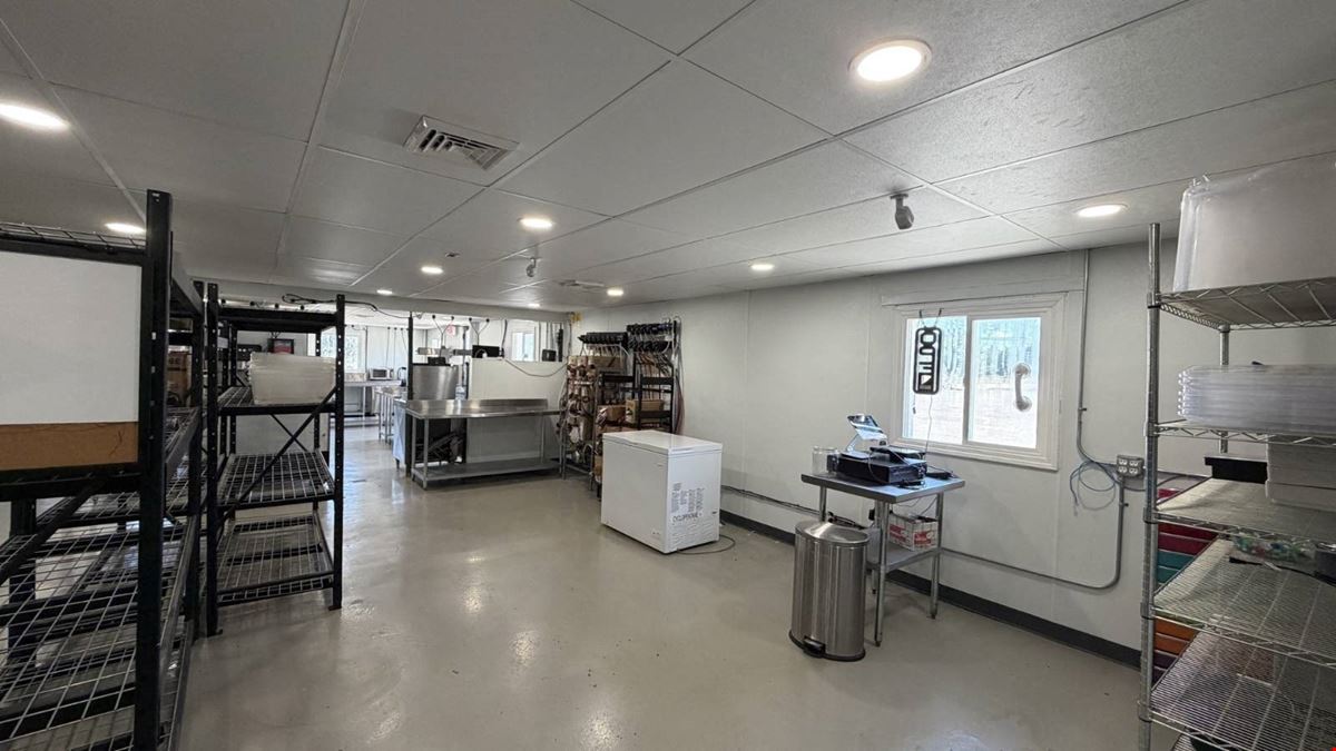 1400 W Main St