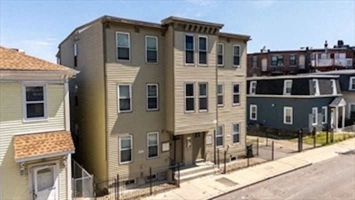 39-41 West Walnut Park