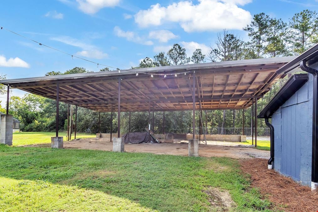 Fully Renovated Flex/Retail Commercial Building