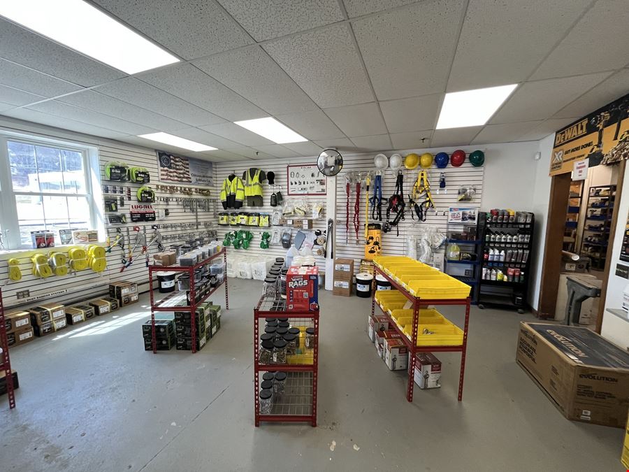 5,841± Warehouse/Showroom for sale