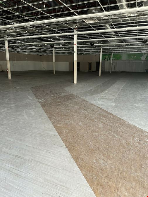 18 Crystal Ave, Derry NH – Retail Space for Lease