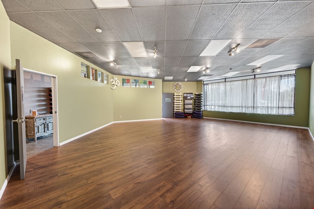 6135 Lakeside Drive Suite 121