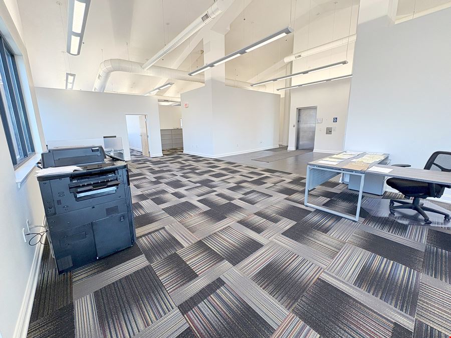 11,565 SF Flex Space - Sublease Available