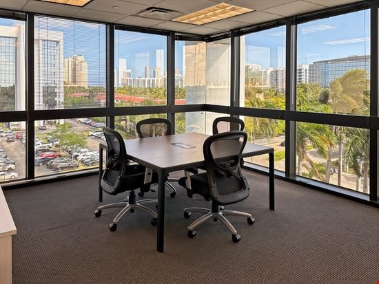 Regus - Aventura - Turnberry Plaza