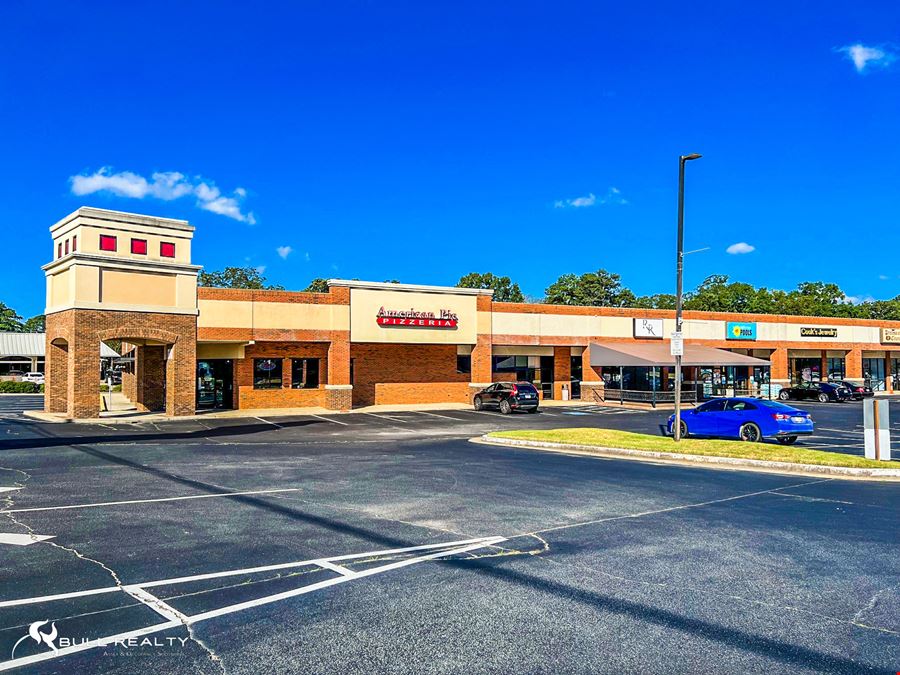 ±1,800 SF Retail/Restaurant Opportunity