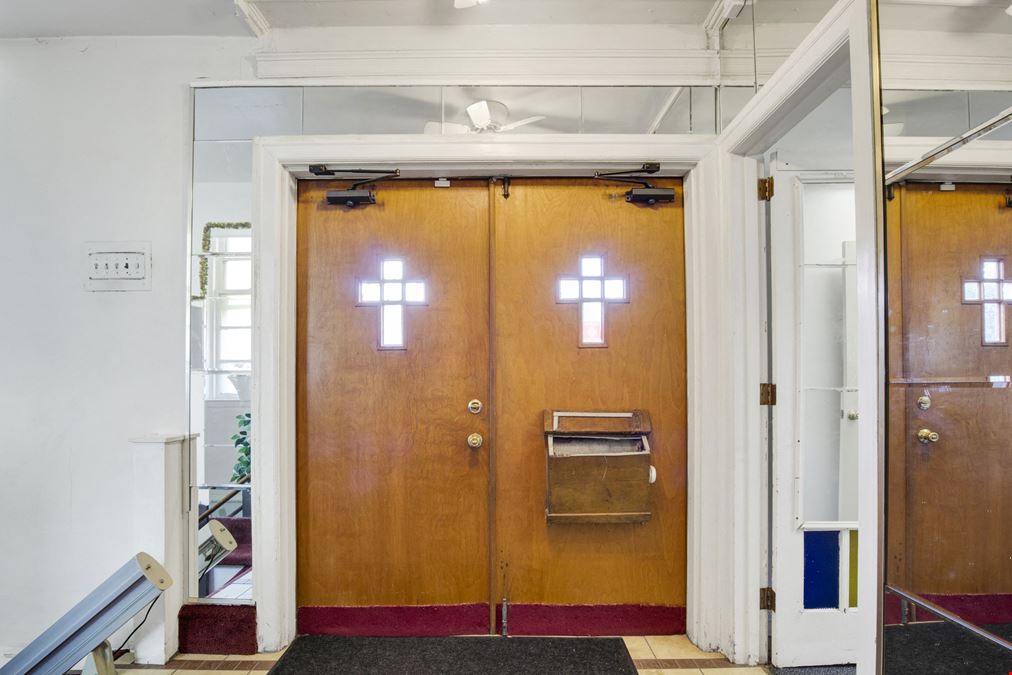 Church For Lease in Opportunity Zone