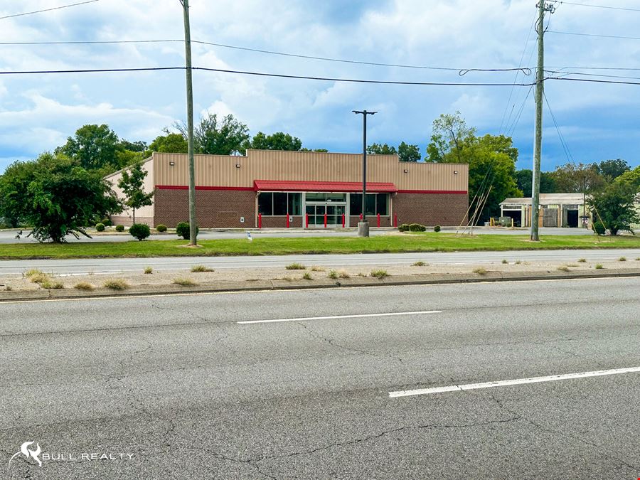 ±8,320 SF Former Family Dollar in Birmingham, AL