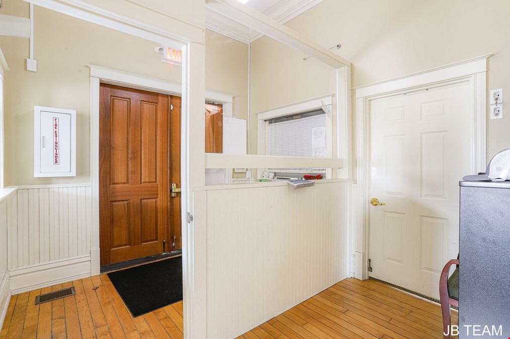 86 W Center St