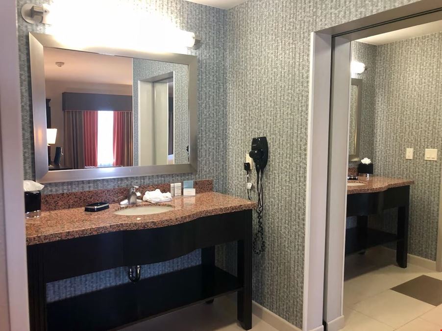 Hampton Inn & Suites Tulsa/Central