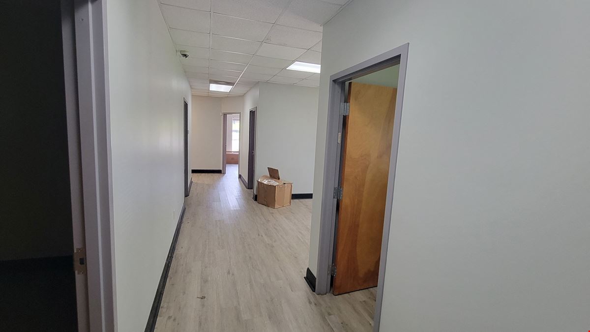 6694 Oak Ridge Commerce Way
