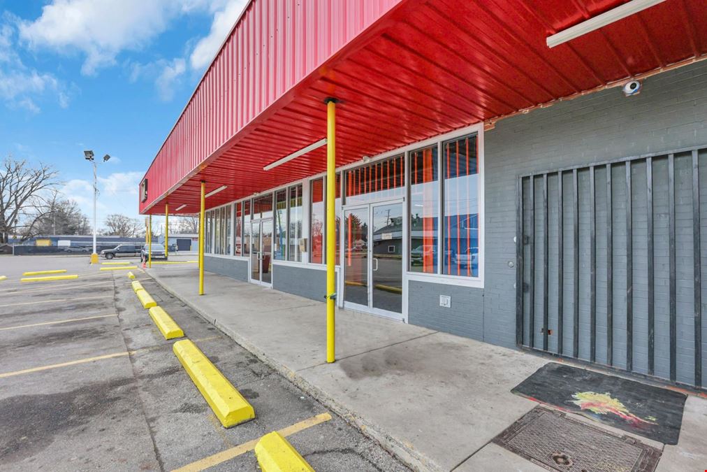 Southside Columbus laundromat, retail space, and drive-thru 1501-1511 Frebis Avenue