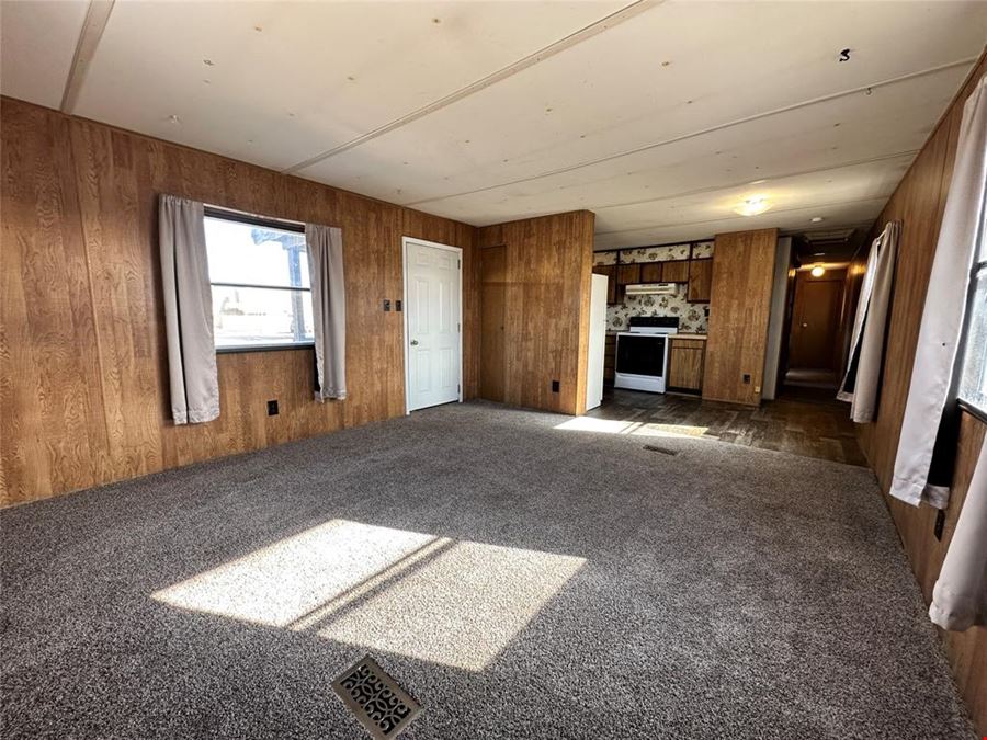 1033 S 4th St W