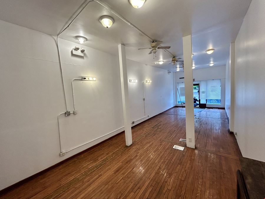 1721 E 79th - +/- 800 SF Commercial Storefront For Lease