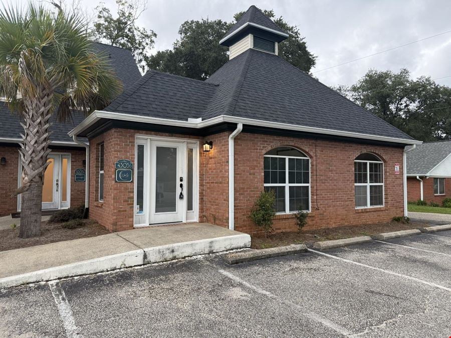 4301 - 4305 Spanish Trail | Legacy Plaza