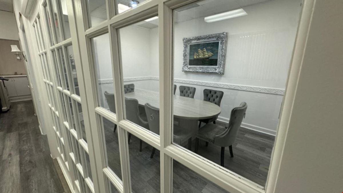 Pine Island Commons - Premier Office Space
