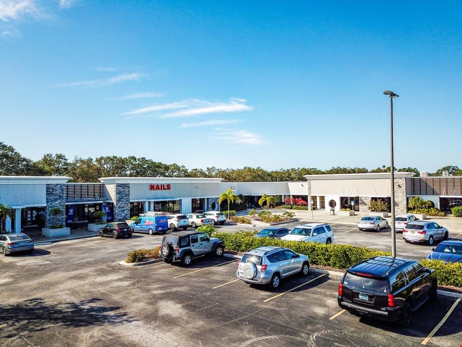 MAXhealth Manatee West Plaza