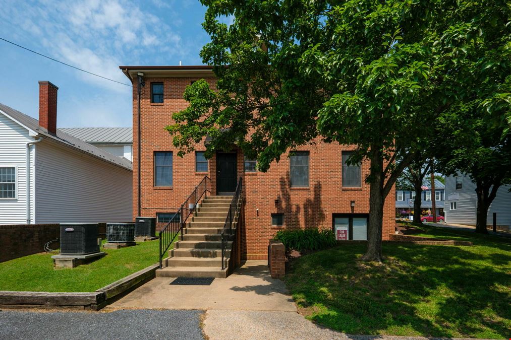 PROFESSIONAL OFFICE SPACE AVAILABLE IN WOODSTOCK, VA